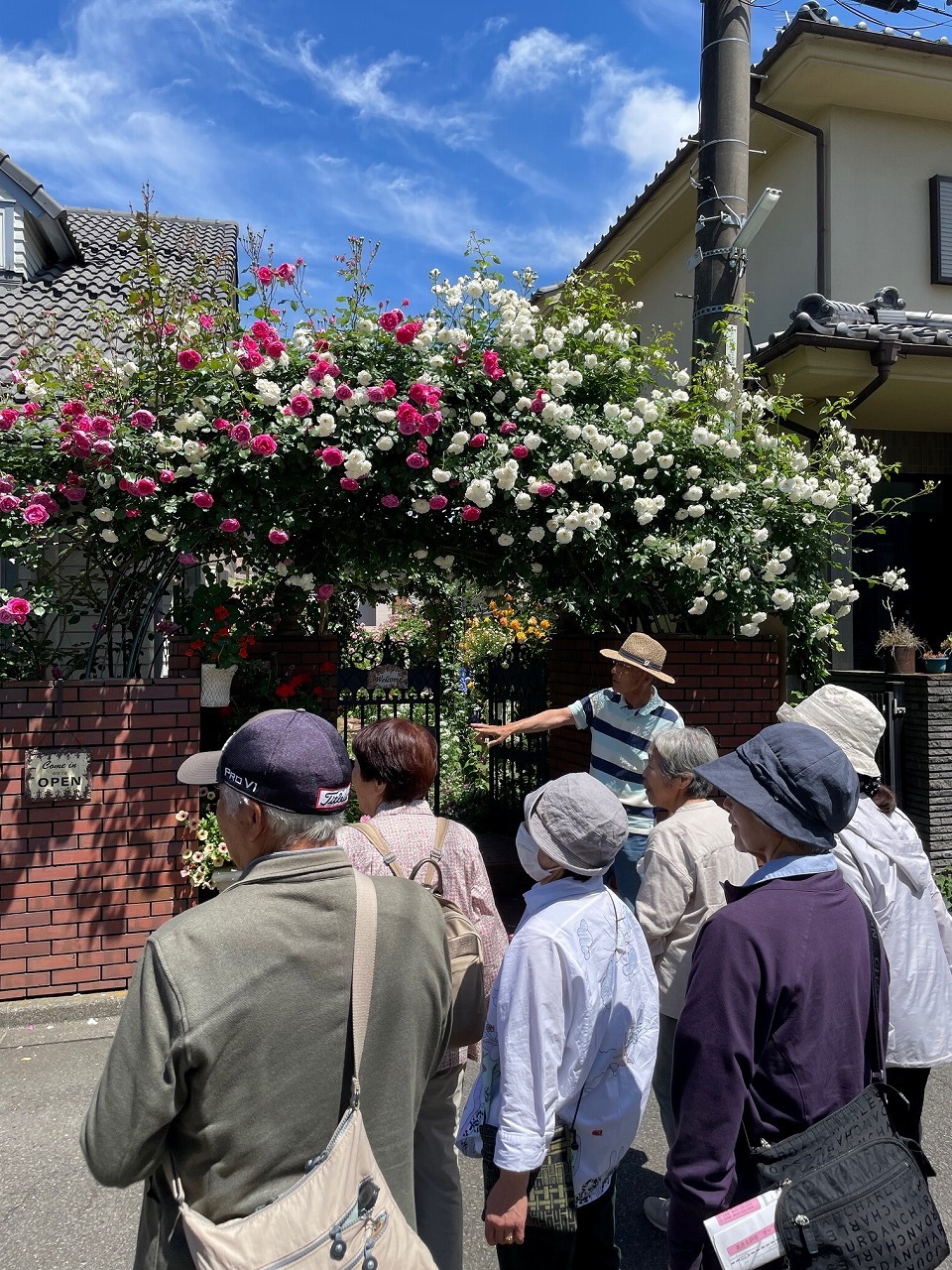 令和5年度オープンガーデンめぐりの様子1
